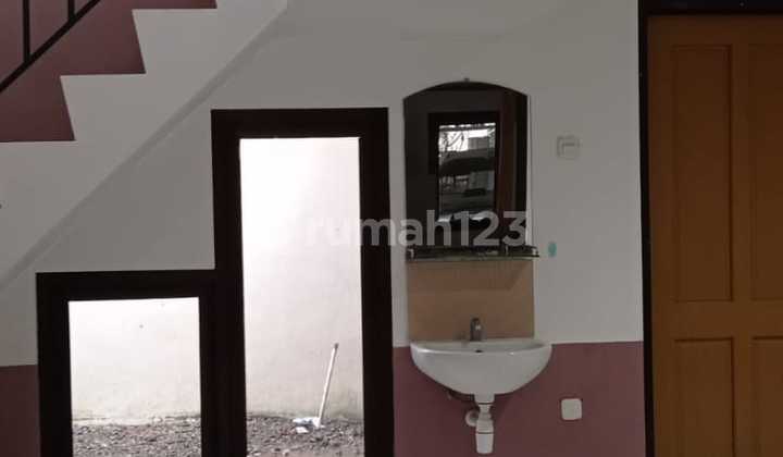 Disewakan Rumah 2 Lantai Perum Pandanaran Hills Tembalang 2