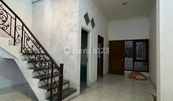 Disewakan Rumah Tengah Kota di Jl. Anggrek Semarang 2