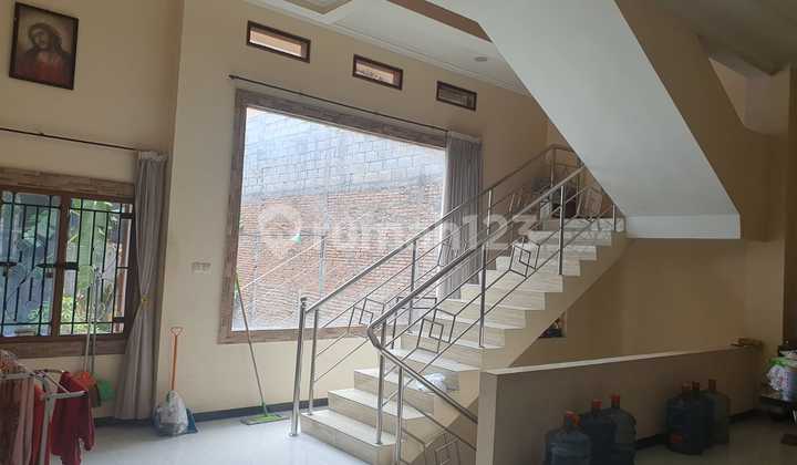 Dijual Rumah Luas Lokasi Strategis di Jl. Suratmo Semarang 2
