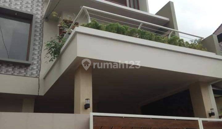 Dijual Rumah Megah 3 Lantai Lengkap Dg Furniture di Taman Jimbaran Kantor Imigrasi Jimbaran  1