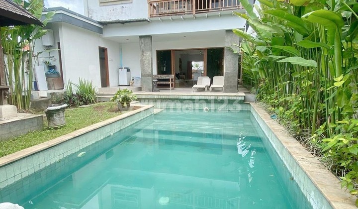 Dijual cepat Villa lantai 2 lokasi umalas kerobokan kelod