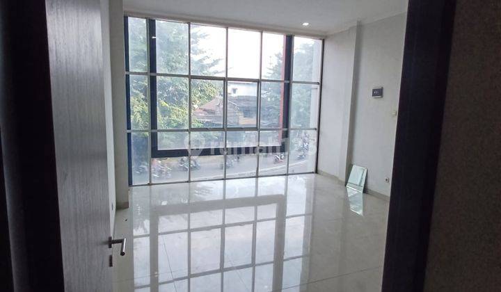 Ruko Cantik di Jl. Raya Kebayoran Lama 1