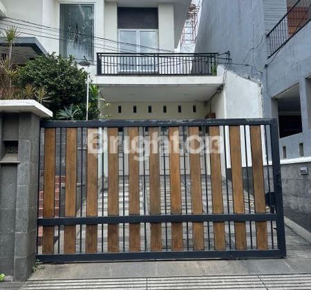 Rumah Cantik Semi Furnished Cocok Untuk Kantor di Cipinang