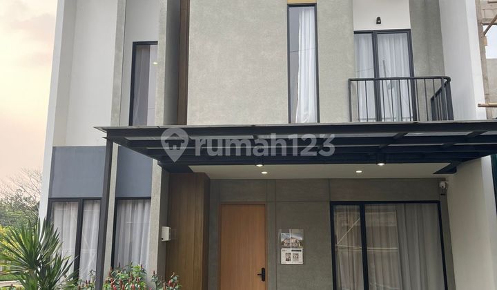 Rumah Mewah Lebar 8 dan Lokasi Strategis di Jakarta Timur Rumah Mewah Lebar 8 dan Lokasi Strategis di Jakarta Timur