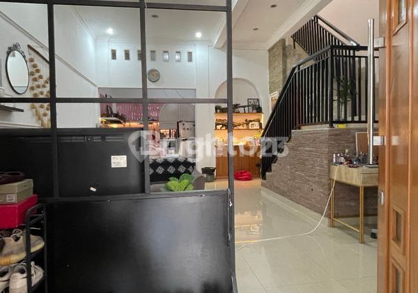 Rumah Cantik Konsep Scandinavian di Pondok Bambu Jakarta Timur 2