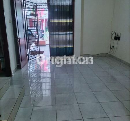 Rumah 2 Lantai Full Furnish Dalam Cluster di Harapan Indah Bekasi