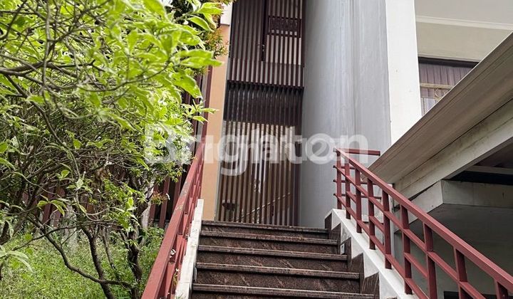 Semi-Furnished Luxury House in Harapan Indah Bekasi Semi-Furnished Luxury House in Harapan Indah Bekasi