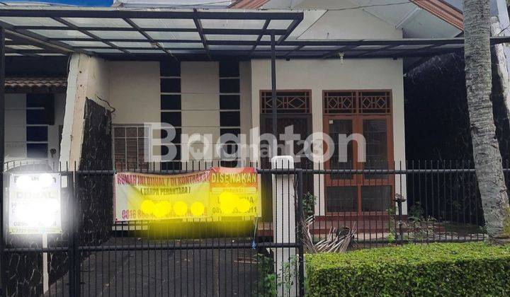 RUMAH DI LINGKUNGAN YANG ASRI BERADA DI KAWASAN ELITE 1