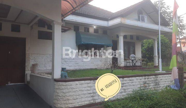 RUMAH DEKAT DENGAN KLUB HOUSE 1