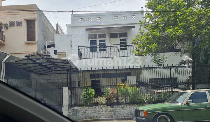 Ready-to-Occupy House for Sale in Puri Indah Housing Estate 1