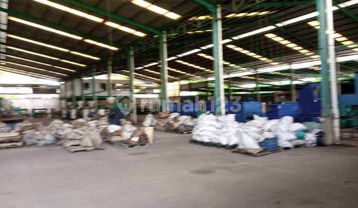 Warehouse for Sale in Moh Toha Tangerang, 8 Units Attached Warehouse for Sale in Moh Toha Tangerang, 8 Units Attached