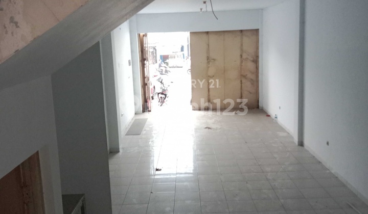 3-Story Shophouse Ideal for Business on Lopang Main Road