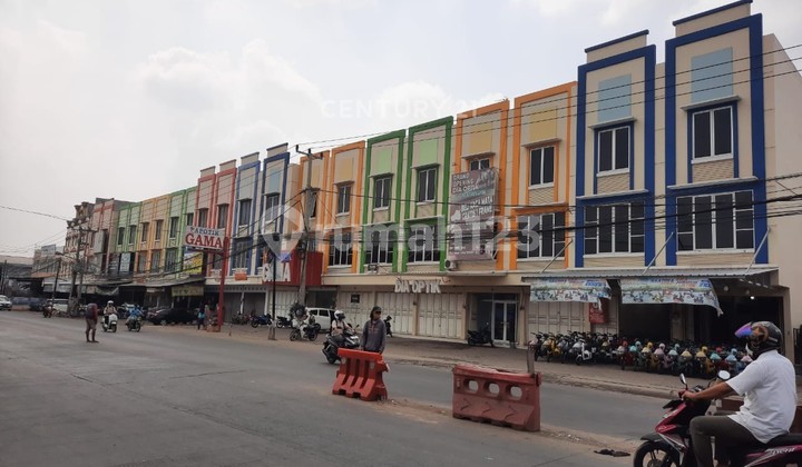 Ready-to-Use Shop House on Serang-Jakarta Raya Road, Ciruas 1