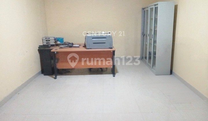 Ready-to-Occupy Shop House in Strategic Cinanggung 2