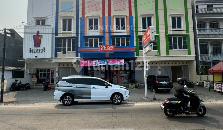 3-Story Shophouse Ideal for Business on Lopang Main Road