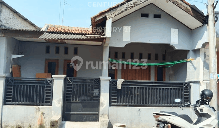 Minimalist Residence Puri Anggrek Near Terminal