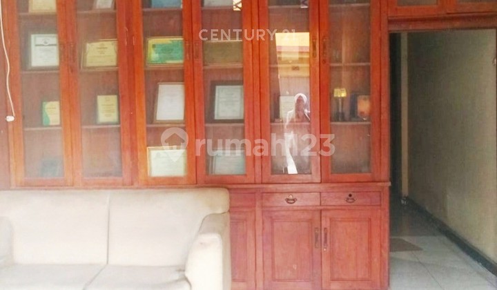 3-Storey Shophouse in Cinanggung Former Lawyer's Office 3-Storey Shophouse in Cinanggung Former Lawyer's Office
