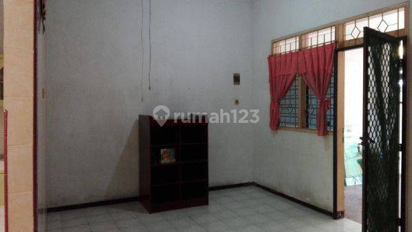 Rungkut, Disewakan Murah Rumah Siap Huni Isinya Komplit Tinggal Masuk Bawa Koper  1