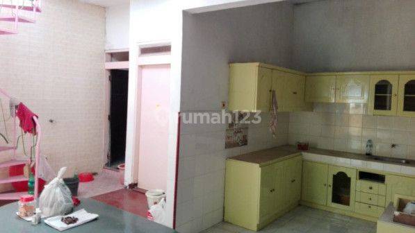 Rungkut, Disewakan Murah Rumah Siap Huni Isinya Komplit Tinggal Masuk Bawa Koper  2