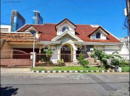 Dharmahusada Indah, Di Jual Sewa, Rumah Lebar 22 Meter Full Furnish Siap Huni  2