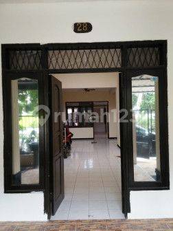 Dijual Rumah Unfurnished Simpang Darmo Permai Selatan 1 Lantai Minimalis Siap Huni 2