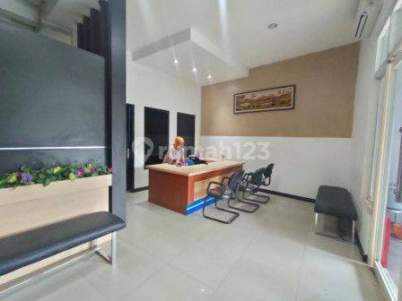 Rungkut, Disewakan Siap Pakai Full Furnished Ruko Pembawa Hoki Lokasi Rame Menguntungkan Cepat Balik Modal. 1