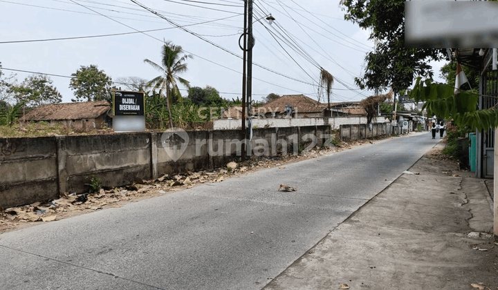 Land Behind SMAN 1 Ciruas Has Productive Stalls