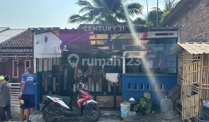 Minimalist Residence at Kp Tiba, Surak, Taktakan