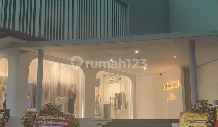 RUANG USAHA STRATEGIS DI SUTAMI 3 LANTAI RUANG USAHA STRATEGIS DI SUTAMI 3 LANTAI