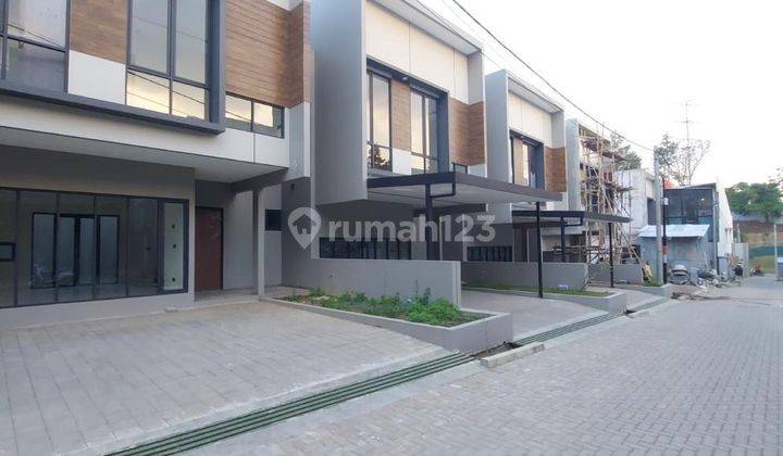 RUMAH BARU 2 LANTAI DI PONDOK HIJAU SETIABUDI BANDUNG 1