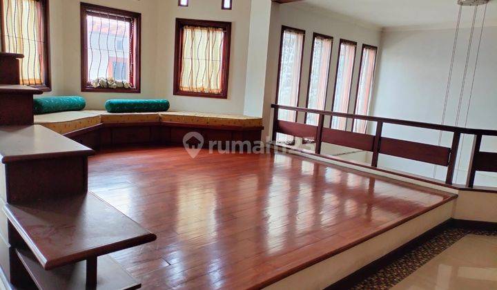 RUKOST (RUMAH KOST) 10 KAMAR STRATEGIS DI KOMPLEK CIPAKU INDAH 1