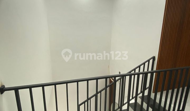 Modern Aesthetic American Style Home in Premium Location Bojongsoang 2