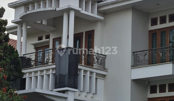 Rumah Mewah Komplek Elit Setraduta Bandung Utara