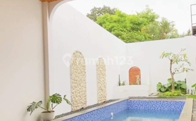 Rumah Modern Dengan Kolam Renang Di Sayap Pasteur Cocok Buat Cafe Rumah Modern Dengan Kolam Renang Di Sayap Pasteur Cocok Buat Cafe