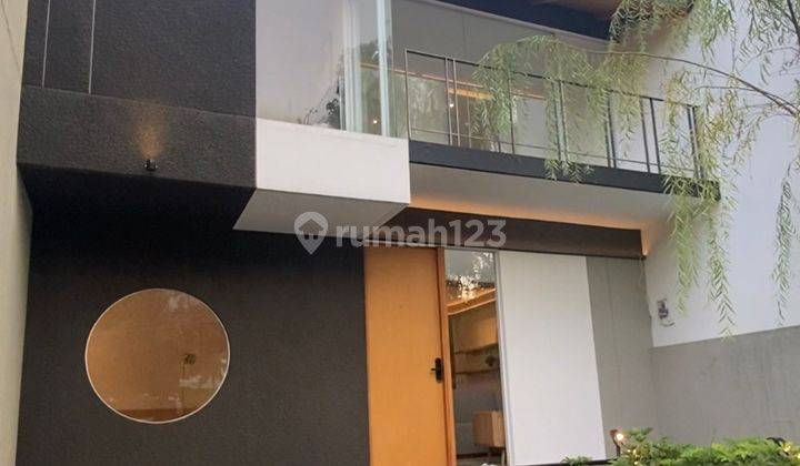 Rumah Baru 2 Lantai Fusnished Estetik Karya Arsitek Ternama 1