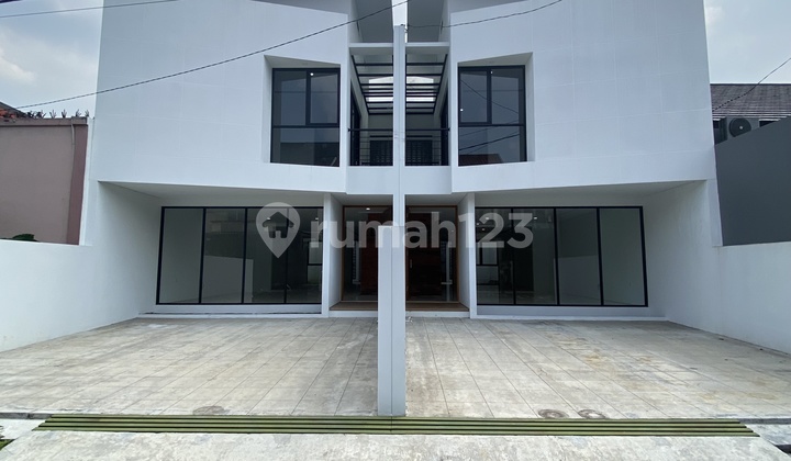 New 2-Story House Modern Design Near Toll in Kopo Mas Bandung