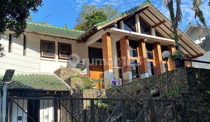 Dijual Rumah Desain Tropis Klasik Di Dago Atas Bandung Dijual Rumah Desain Tropis Klasik Di Dago Atas Bandung