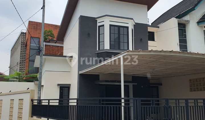 RUMAH BARU HOEK 2 LANTAI BUAH BATU MARGACINTA DEKAT AKSES TOL