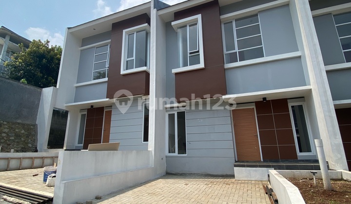 Rumah 2 Lantai Di Cileunyi Dekat Gerbang Tol Dan Universitas