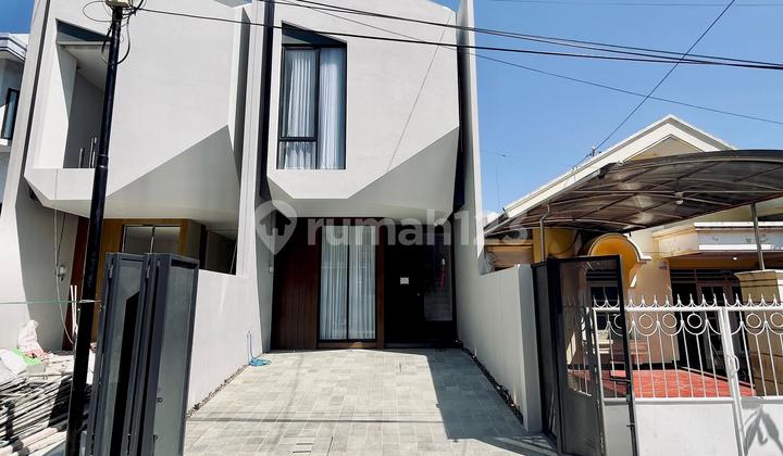 Dijual Rumah Modern Industrial Selangkah Ke Raya Mulyosari