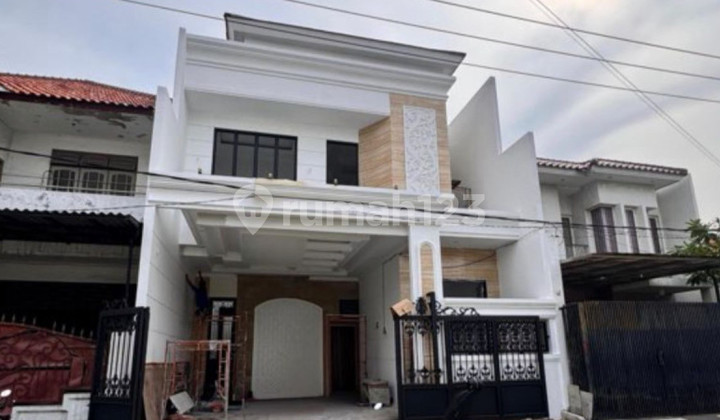 For Sale East Sby House Babatan Beach