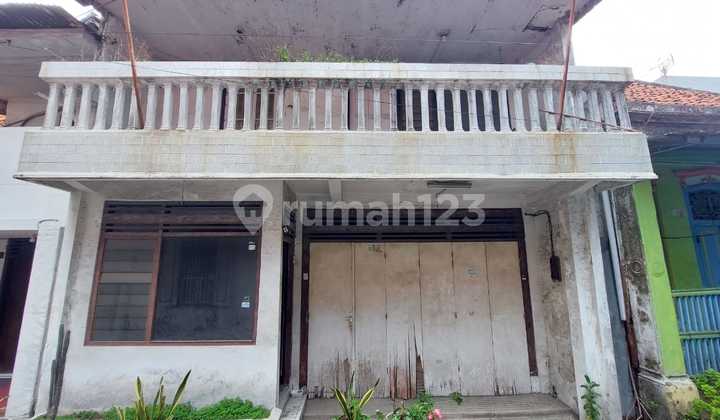 Selling Land Area-Counted House in the City Center - Tambak Bayan Selling Land Area-Counted House in the City Center - Tambak Bayan