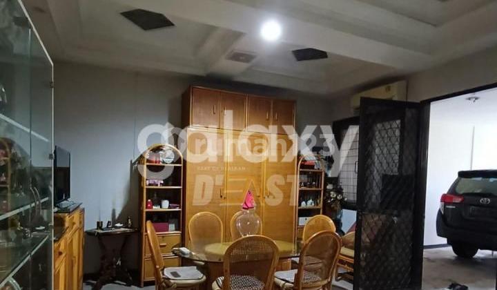 Dijual Rumah Vintage Style di Bendul Merisi