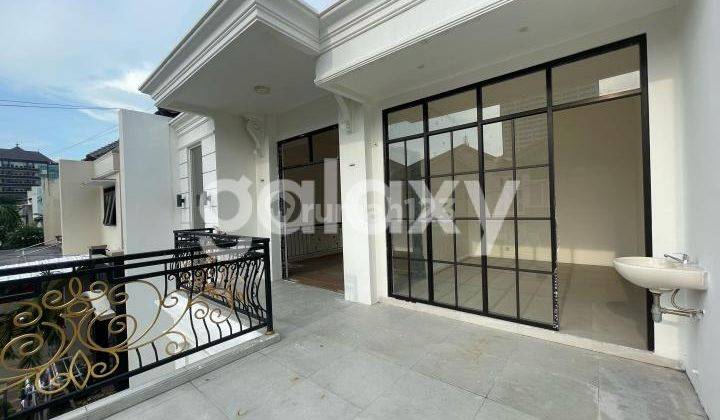 tampak depan dijual rumah regency kuda dua