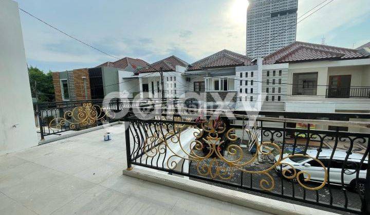 tampak depan dijual rumah regency kuda dua