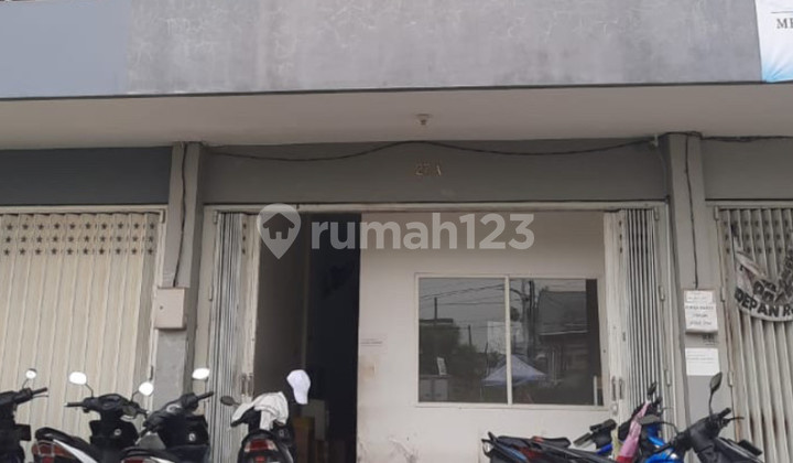 Disewakan Ruko di Raya Dian Istana Siap Huni