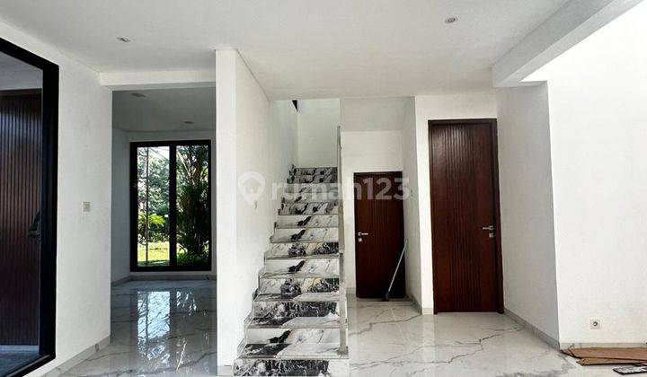 Rumah 2 Lantai SHM Sudah Renovasi Disektor 9 1