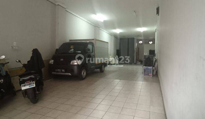 DIJUAL RUMAH USAHA ATAU GUDANG + KANTOR DENGAN LIFT BARANG DI PADEMANGAN 2