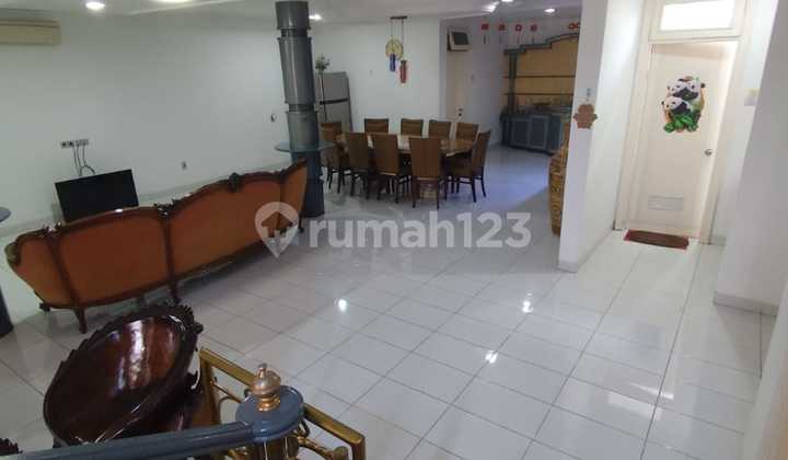 For Sale Large Corner House, Comfortable and Ready to Occupy in Sunter For Sale Large Corner House, Comfortable and Ready to Occupy in Sunter