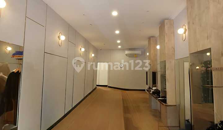For Rent: Neat, Ready-to-Use Shop House in the Preferred Area of Kelapa Gading For Rent: Neat, Ready-to-Use Shop House in the Preferred Area of Kelapa Gading